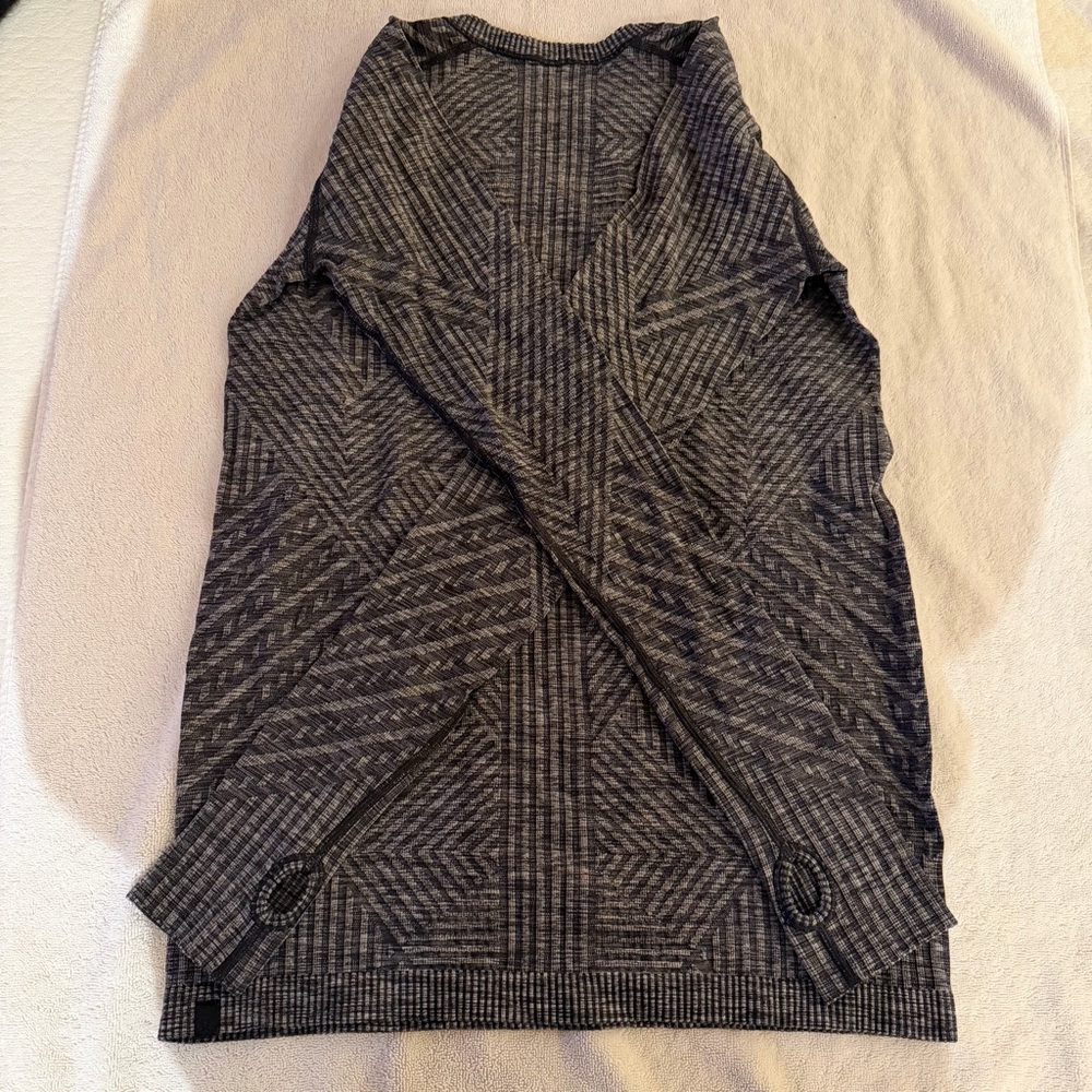 Lululemon Athletica Black Patterned Sleeveless Top